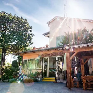 Camping Riviera Azur à 300m De La Et Du Marineland, Antibes